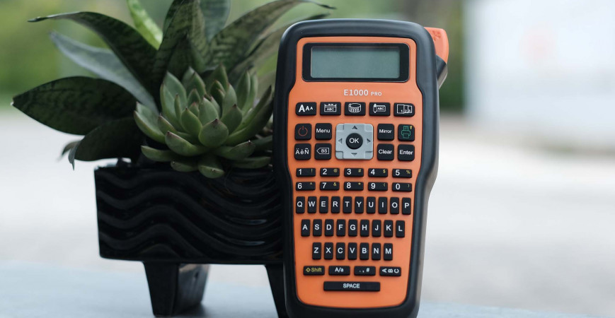 Vì sao nên mua E1000 Pro để dán nhãn thi công công trình Điện - Mạng - Bảo trì?