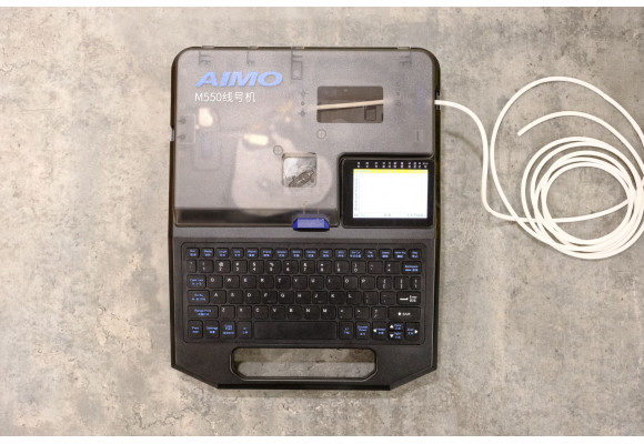 AIMO M550A - Máy in ống tối ưu cho việc đánh dấu, phân loại và nhận diện cáp điện, cáp mạng