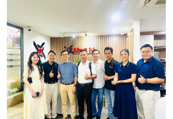 KHUÊ TÚ Đón Tiếp Đại Diện Hãng Kodak Alaris và Nhà Phân Phối DSG